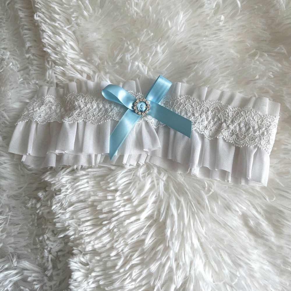 TORRID NWOT Wedding Garter 1/2